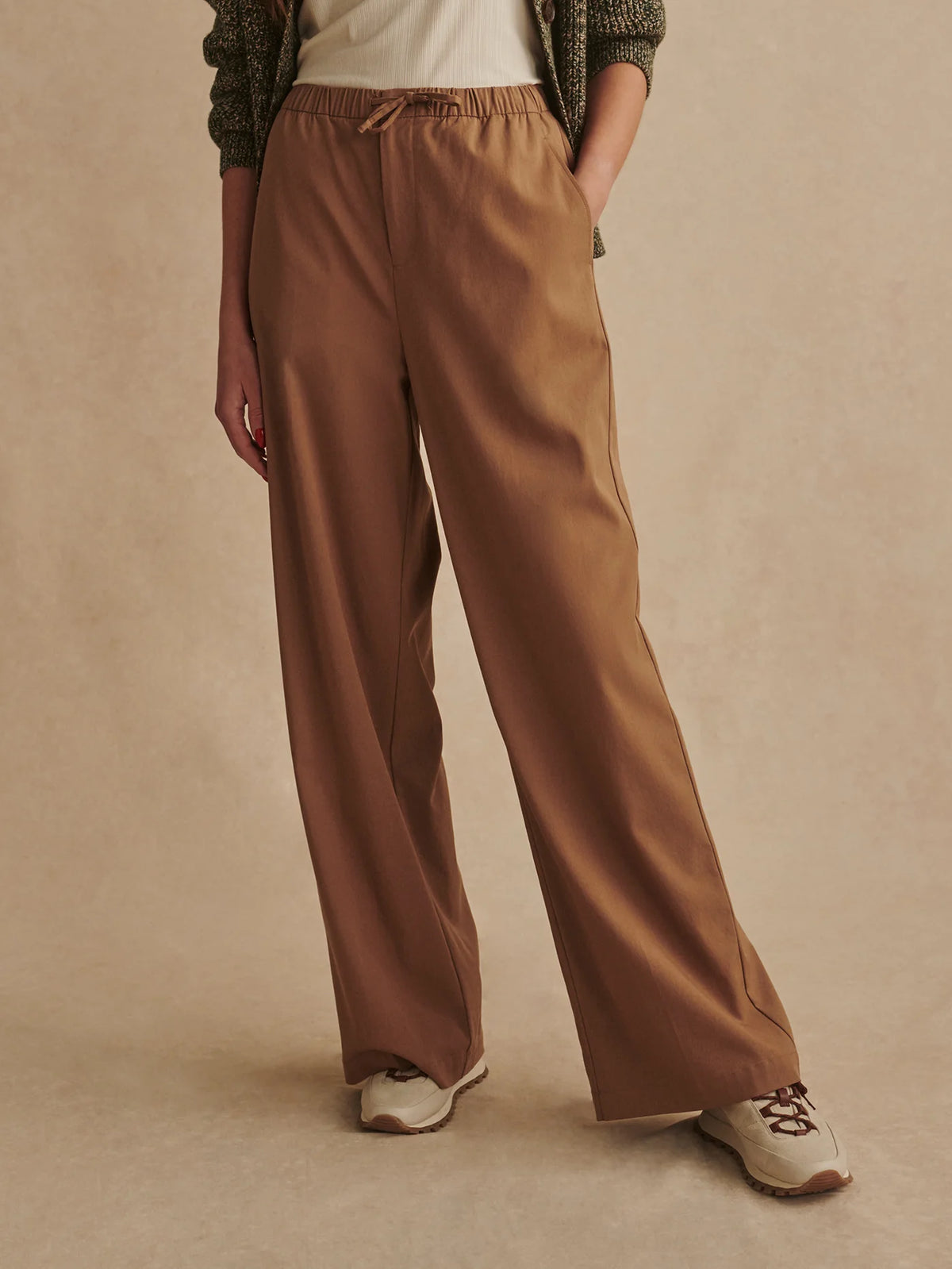 Textured Stretch Wide-Leg Pant
