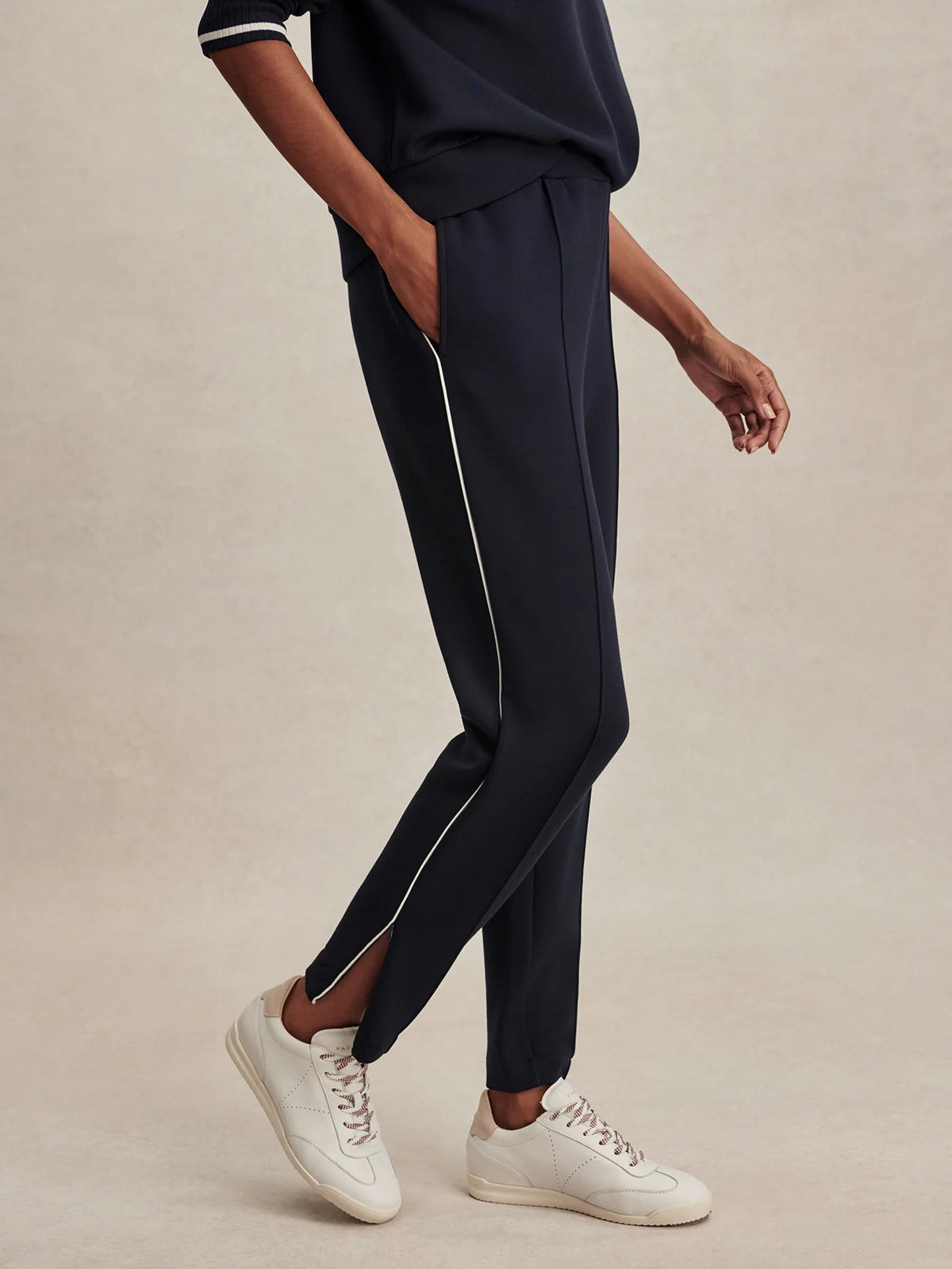 The Slim Pintuck Pant 27.5